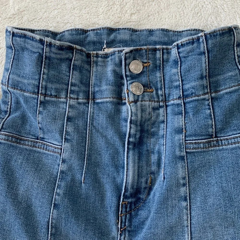 ✨ Free People High Rise Flare Jeans -Size 25 - Picture 5 of 10